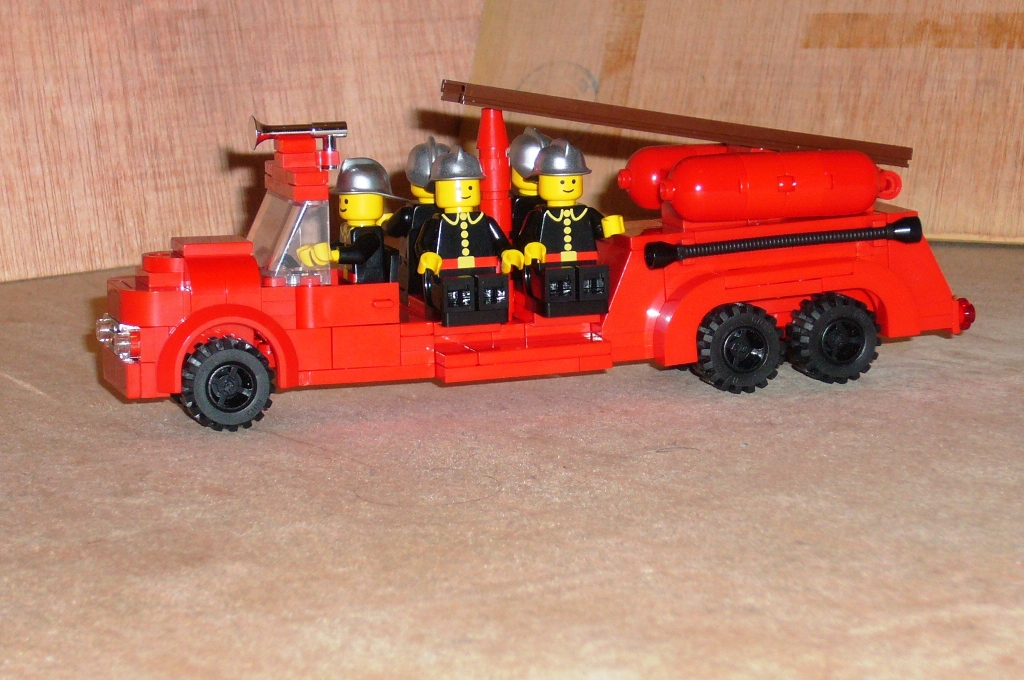 old_fire_truck_5.jpg