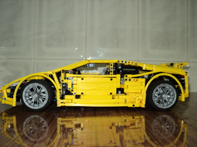 lamborghini_murcielago_lego.jpg