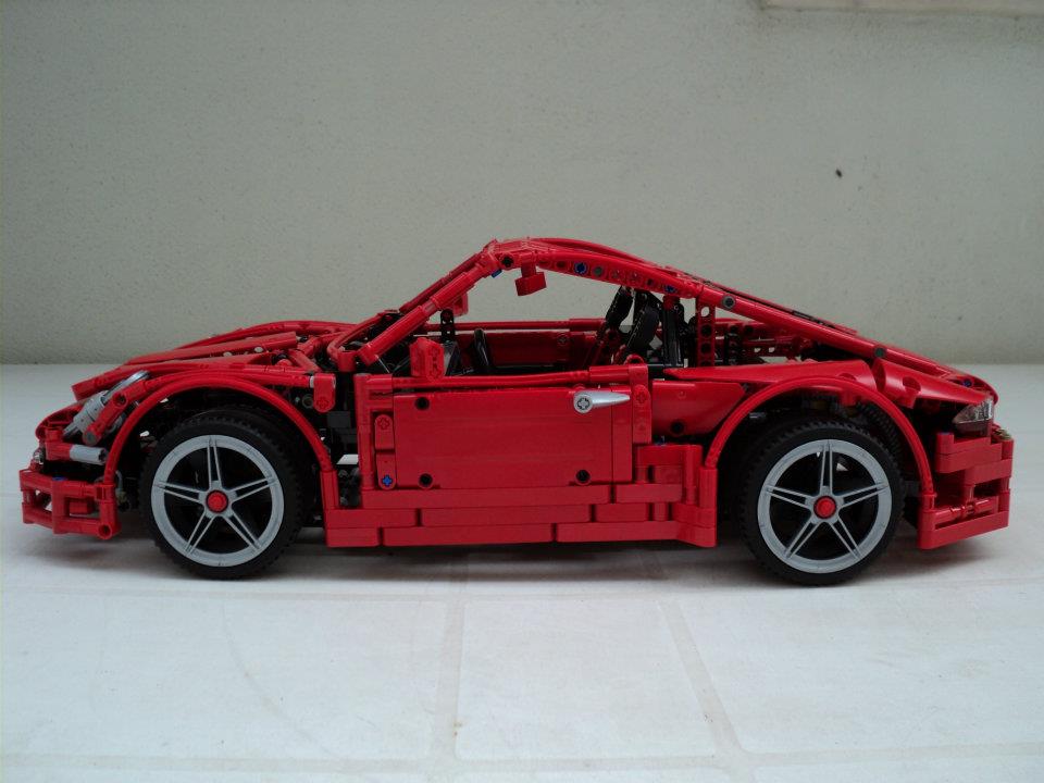 porsche_911_lego.jpg
