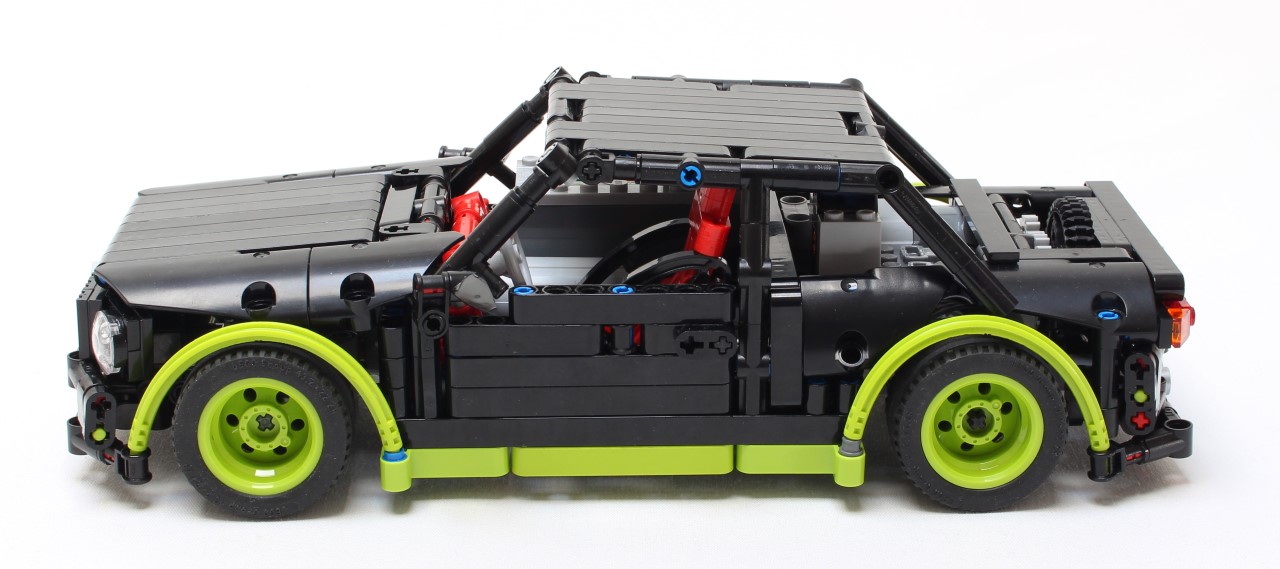 small_black_morized_sedan3.jpg