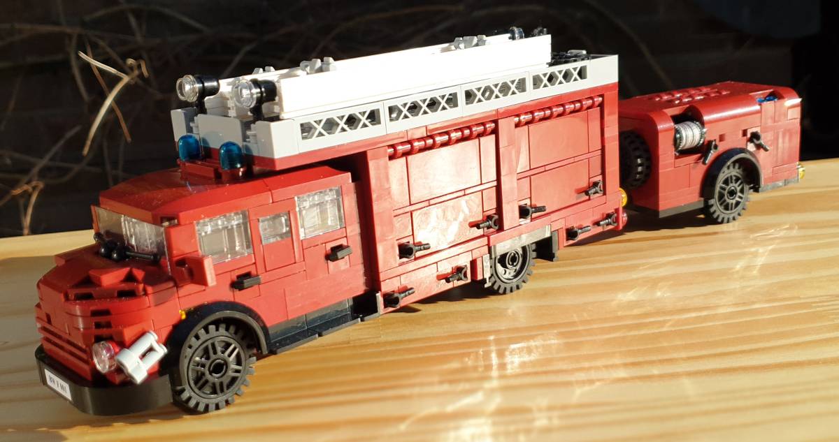 020_mercedes-benz-geraetewagen_mit_geraetehaenger.jpg