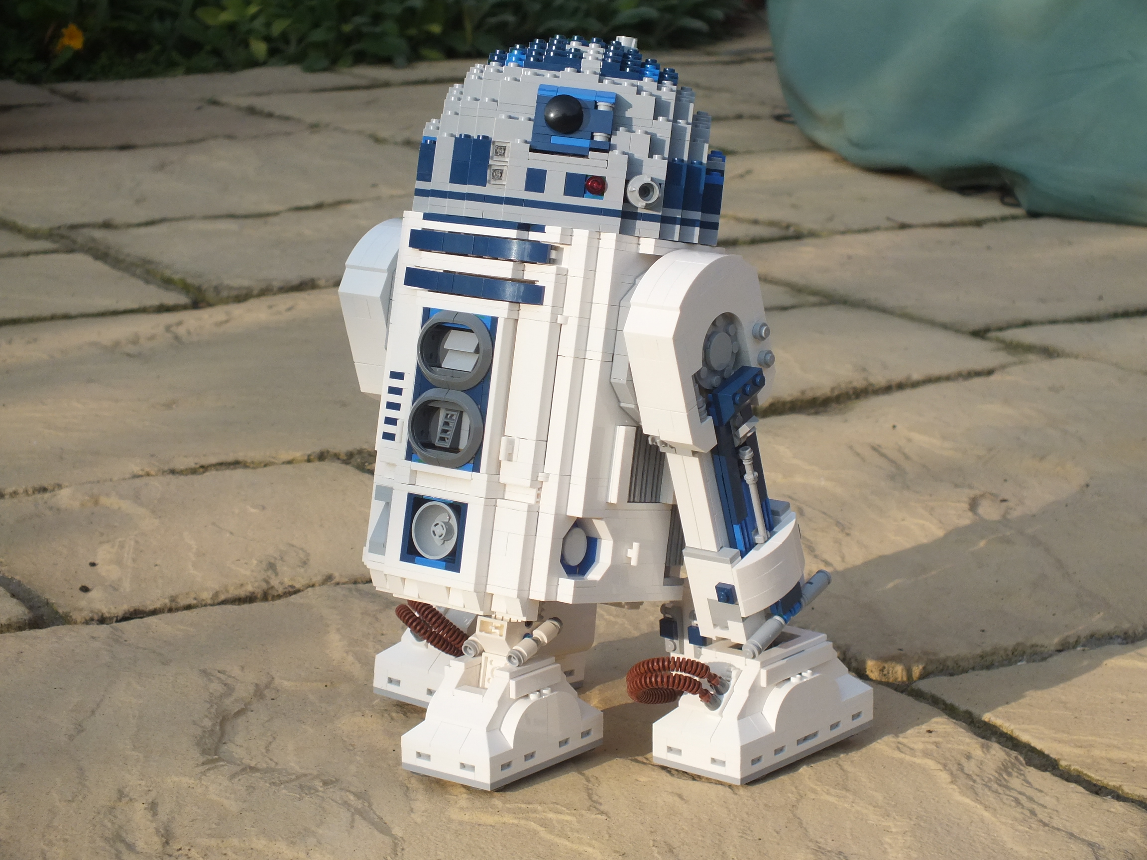 r2d2_003.jpg