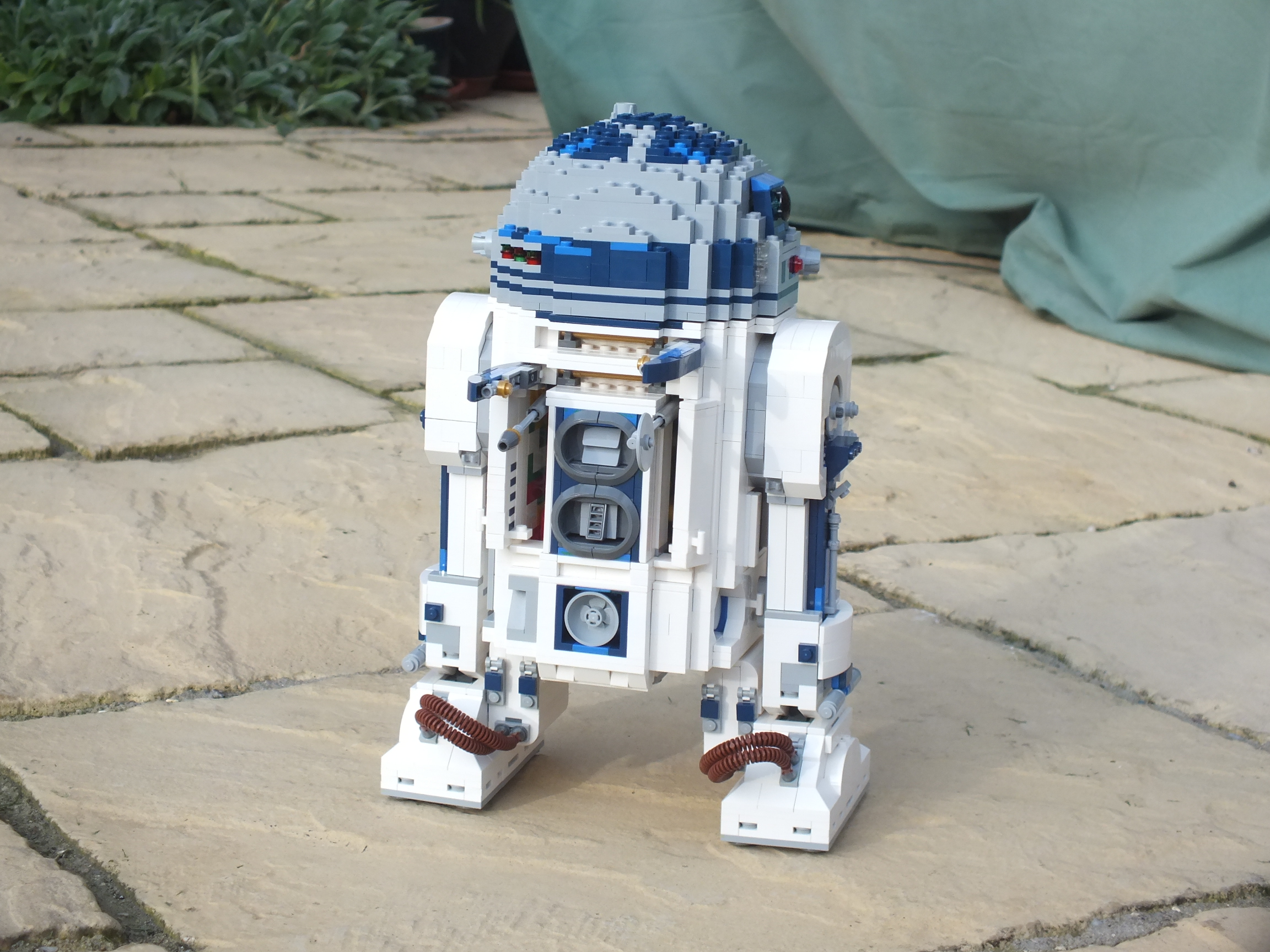 r2d2_030.jpg