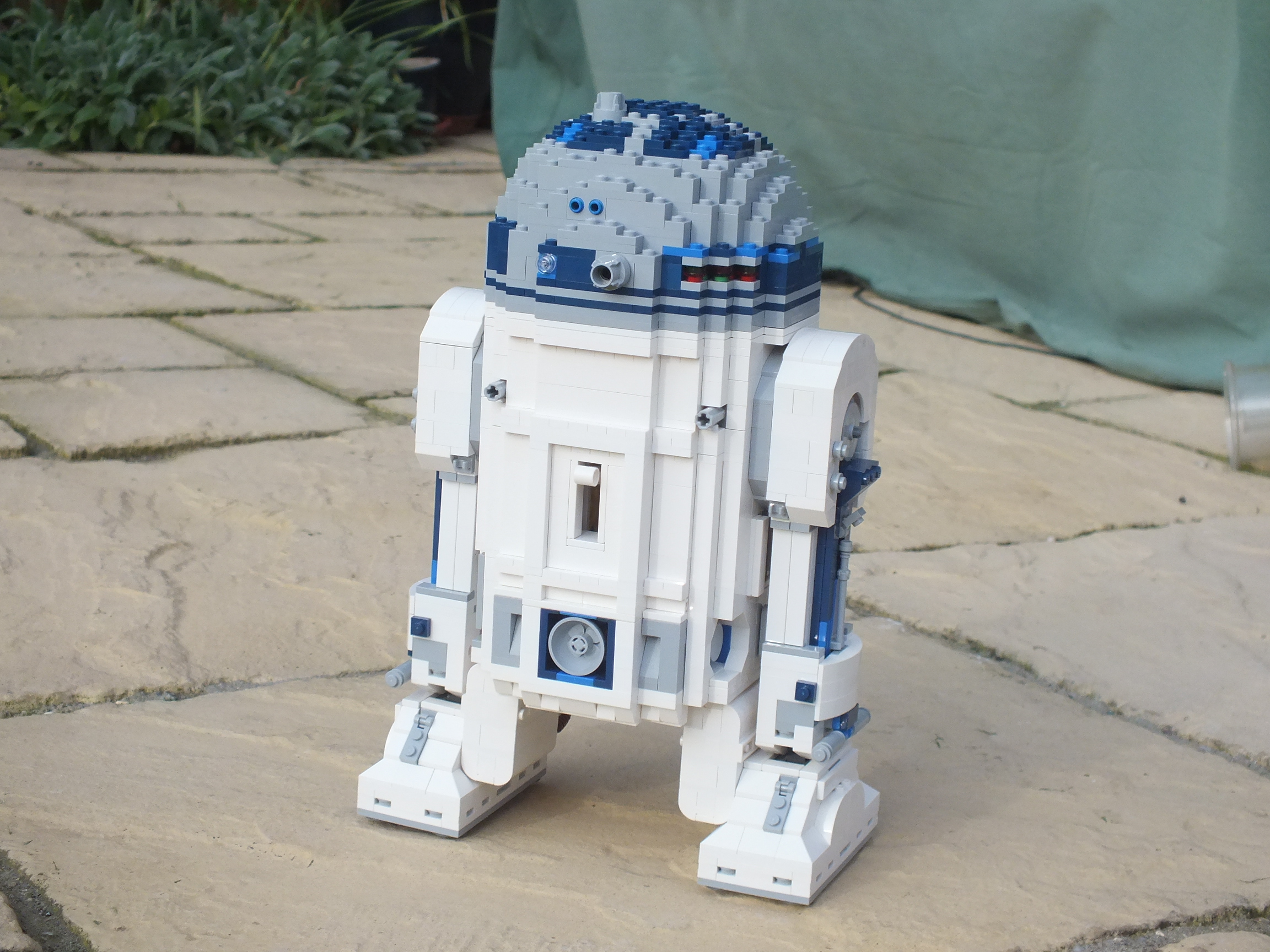 r2d2_048.jpg