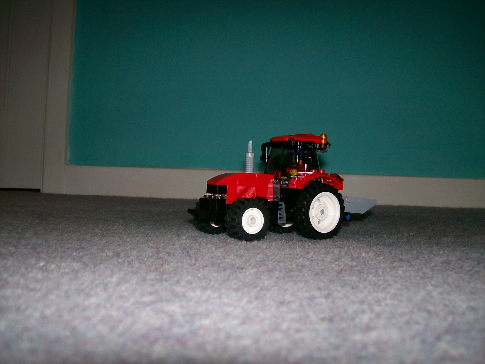 tractor01.jpg
