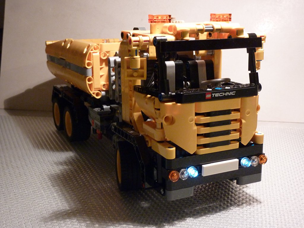 lego8052_mod_02.jpg