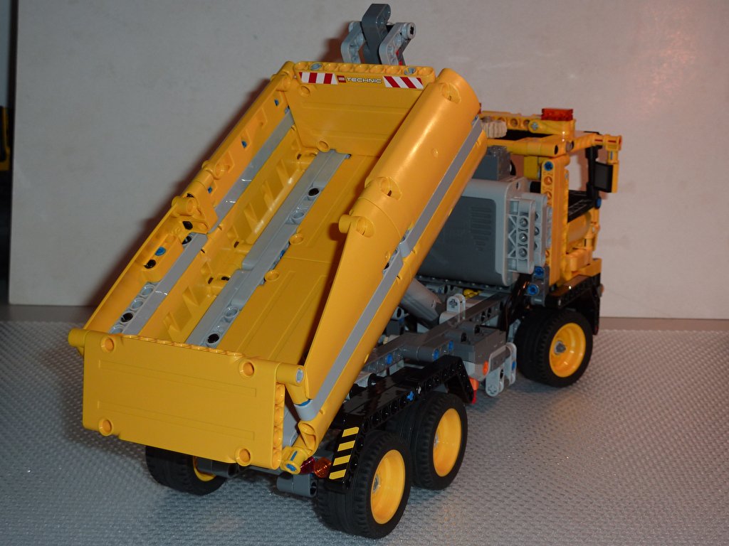lego8052_mod_17.jpg