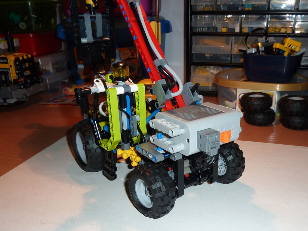 lego8049_mod_b04.jpg