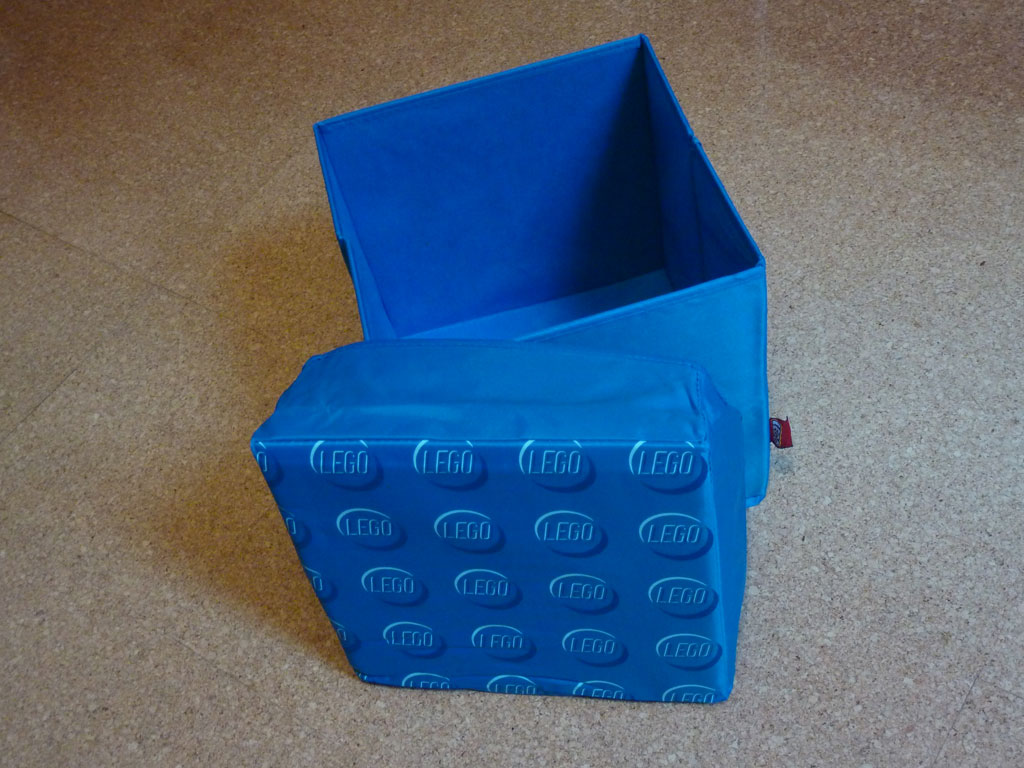 lego_storage_stool_04.jpg