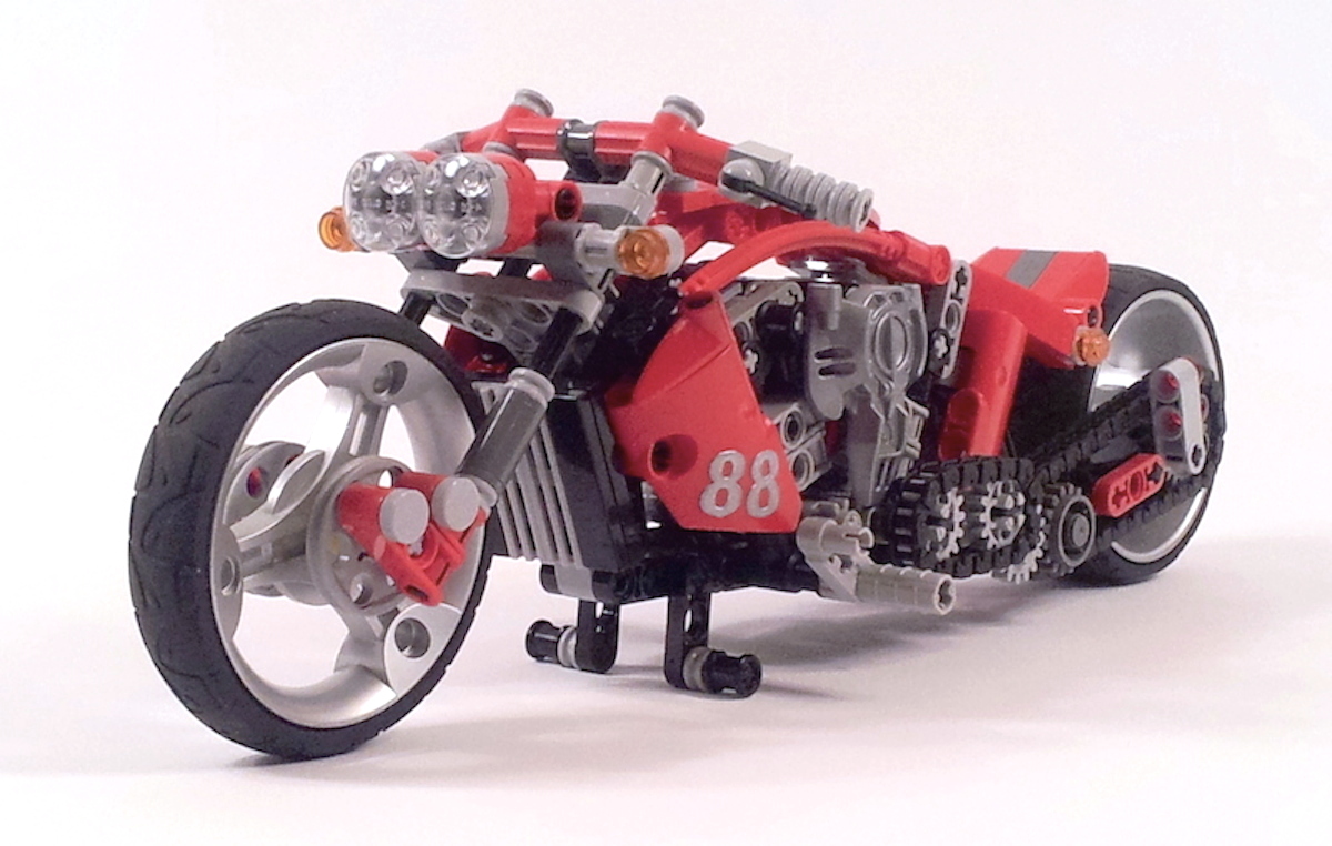 lego_motorcycle_2_e2.jpg