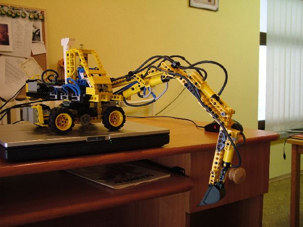 excavator004.jpg