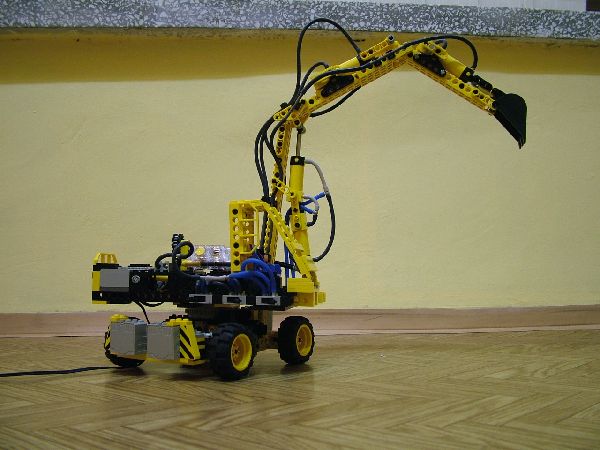 excavator009.jpg