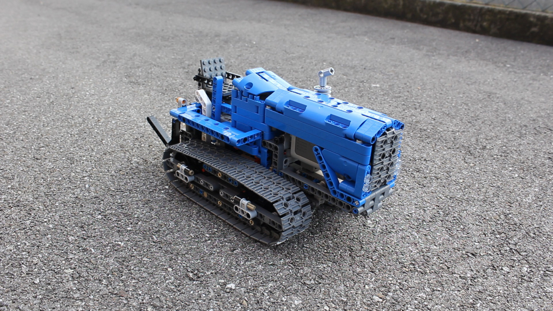 42042_crawler_tractor.jpg
