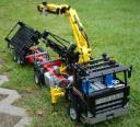 dumptruckandcrane01__1248978160_87.205.235.146.jpg