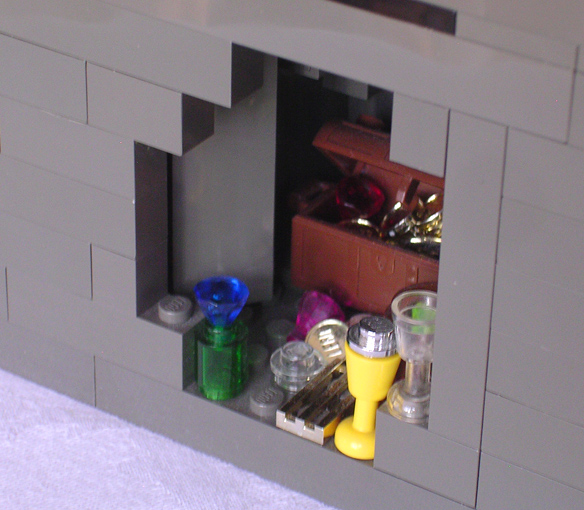 inner10-secretdoor.jpg