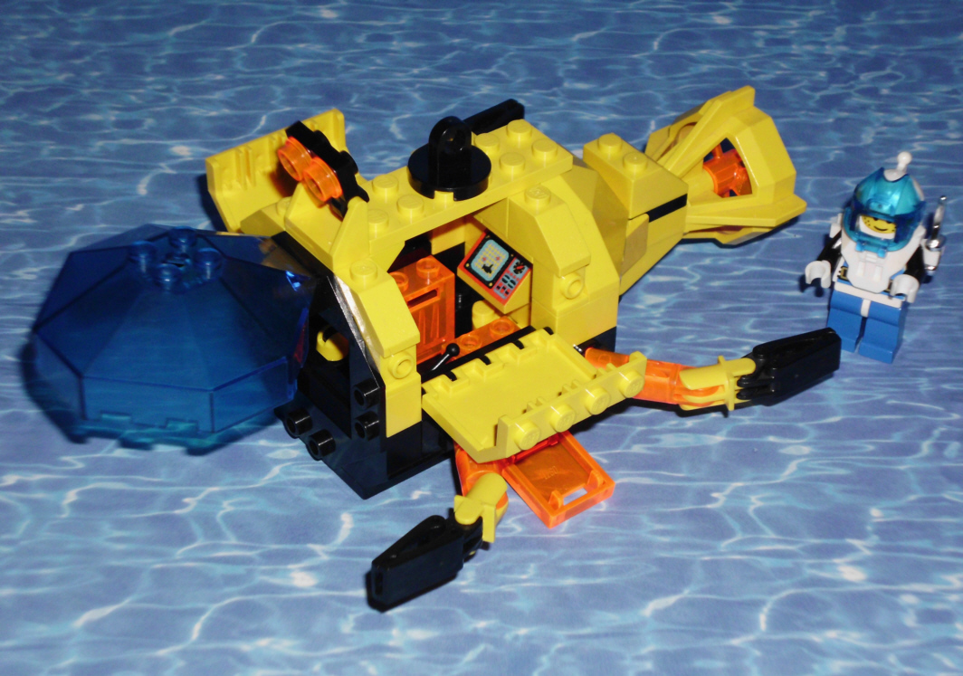 0040-discoverysub-open.jpg