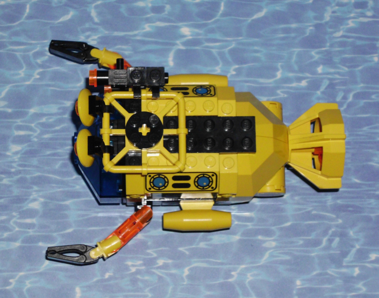 0070-expeditionsub-top.jpg