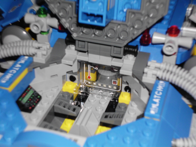 0170cockpit1.jpg