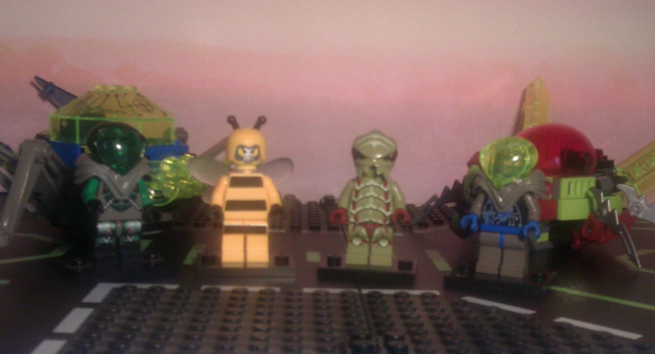 20-new_and_old_insectoids.jpg