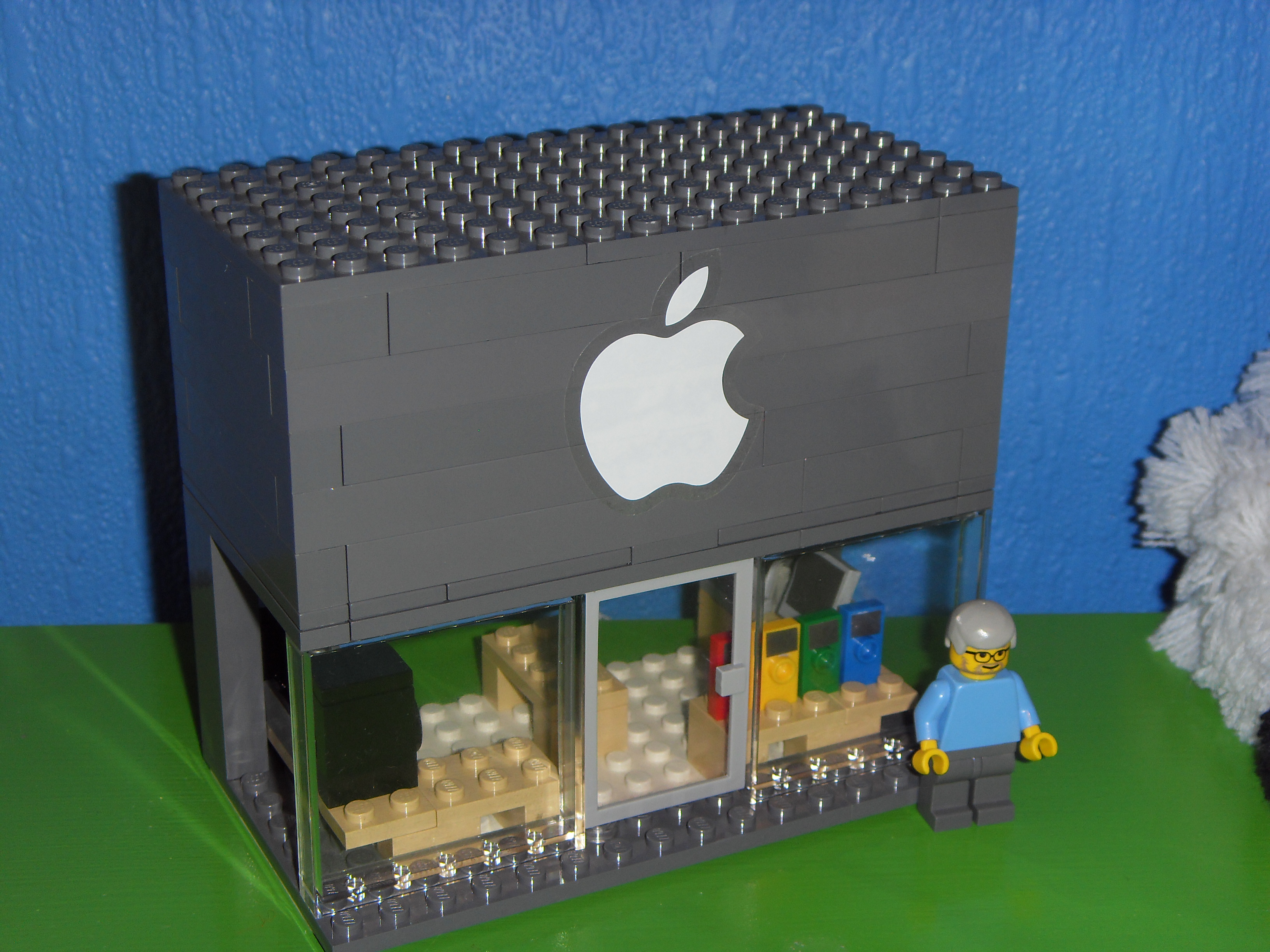 newapplestore.jpg