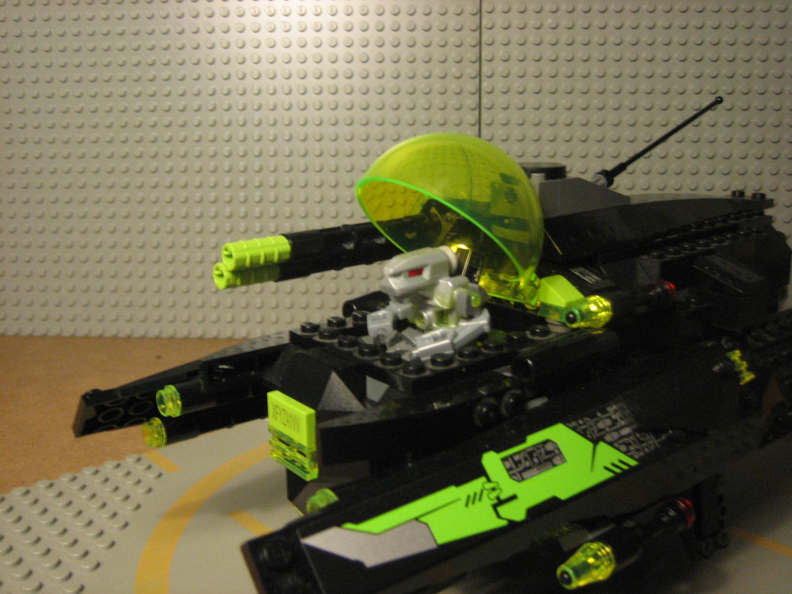 8_cockpit_open.jpg