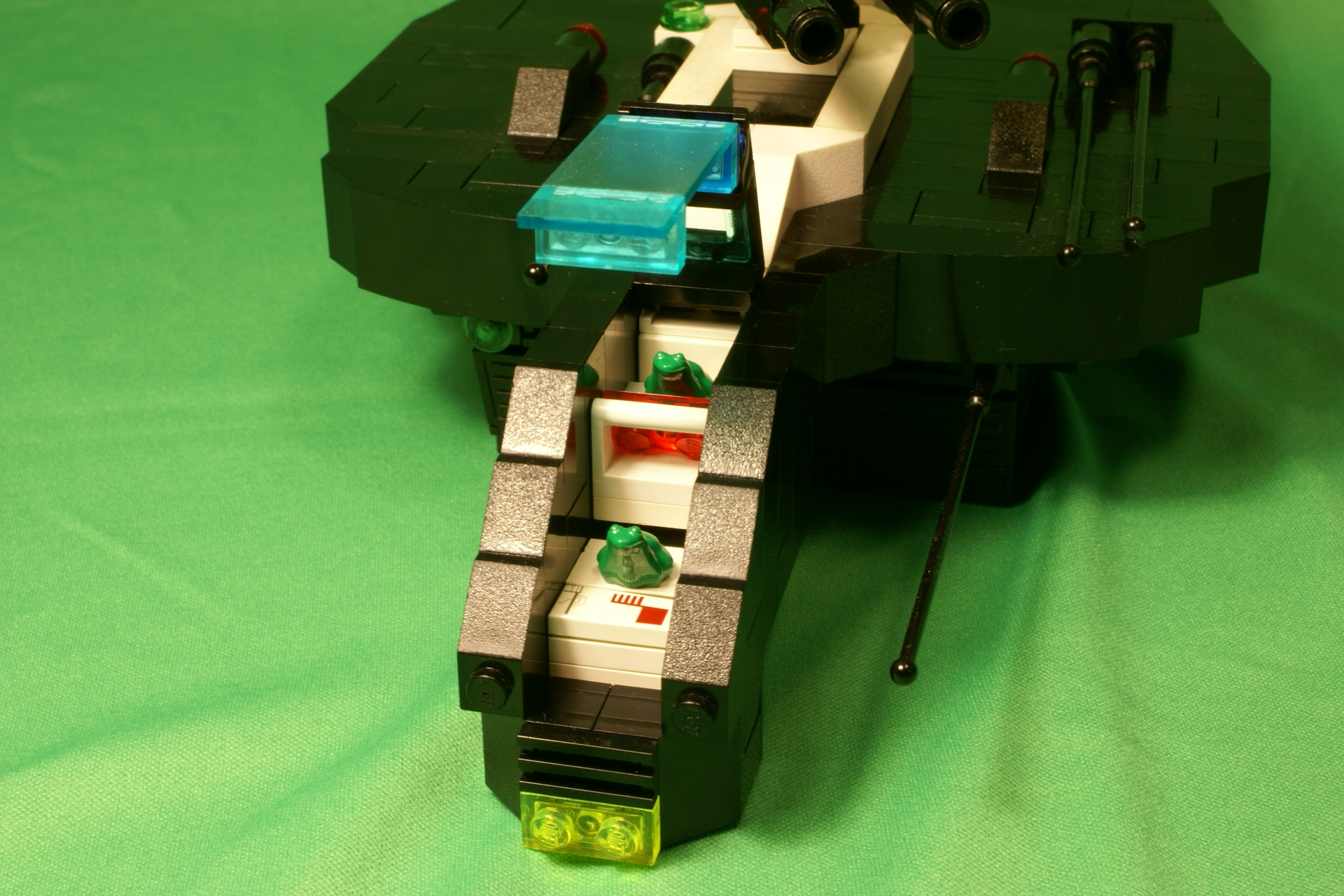 8_cockpit_interior.jpg