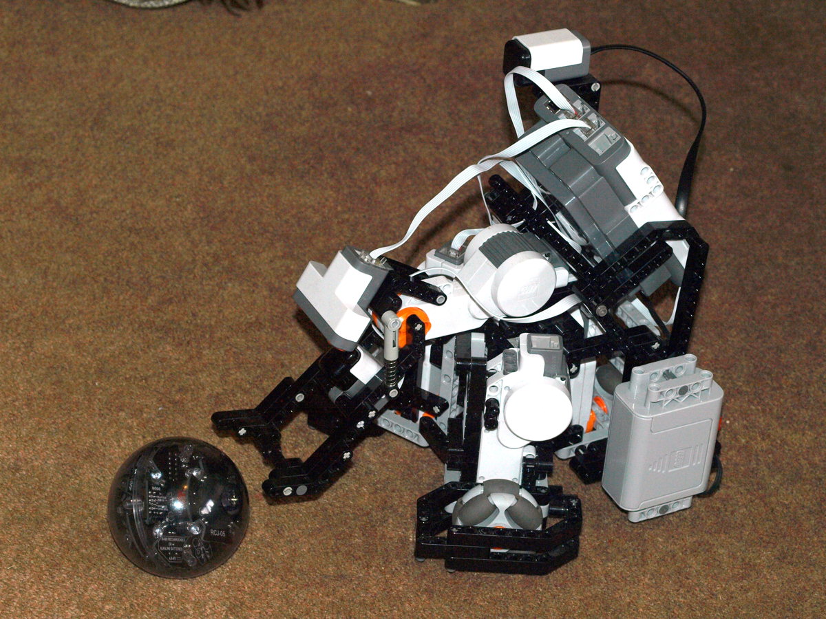 nxtsoccerbot-07.jpg
