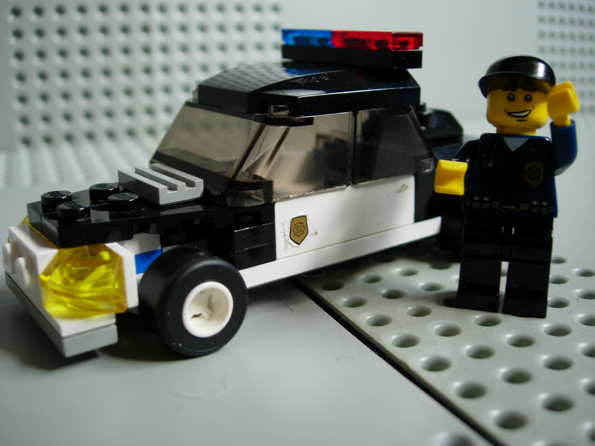 policecar.jpg