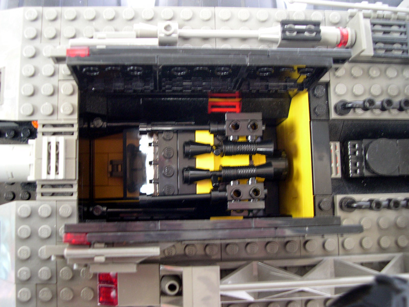26-gunship-docked.jpg