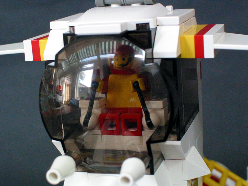 19-cockpit3.jpg