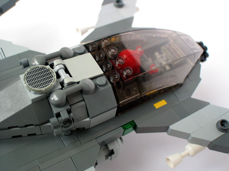14-cockpit-closed.jpg