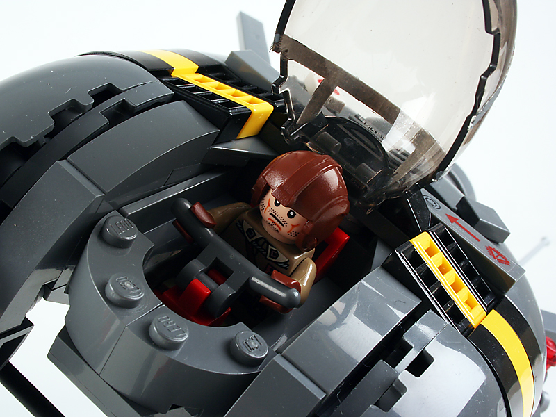16-pilot.jpg