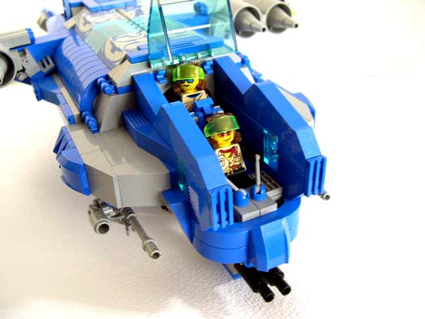 003-cockpit-open.jpg