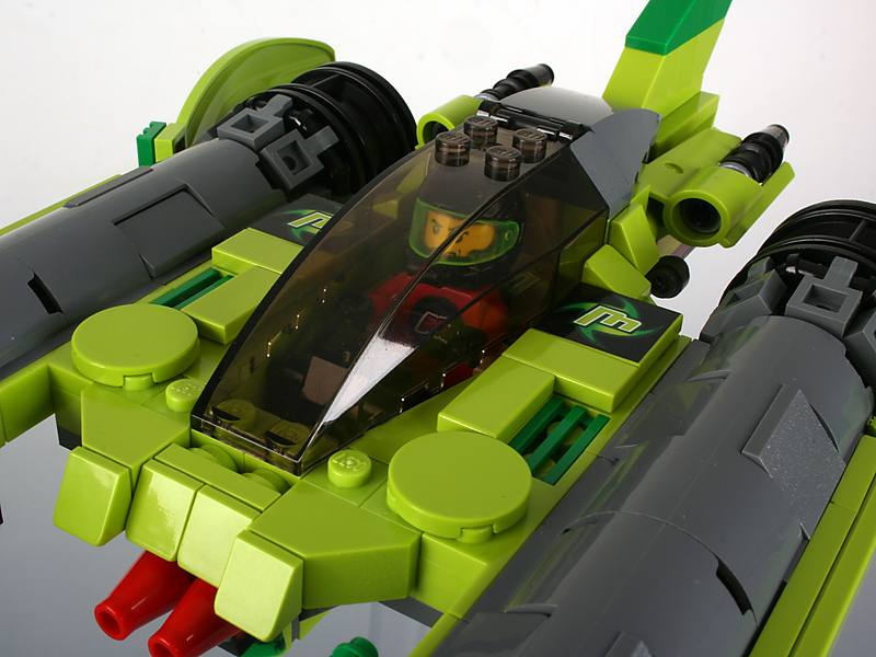 14-cockpit-closed.jpg