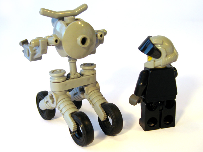 03-robo-behind.jpg