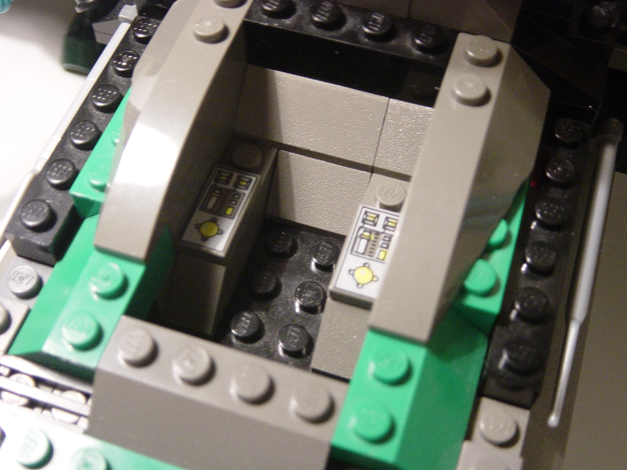official_guide_to_brick_wars_013.jpg