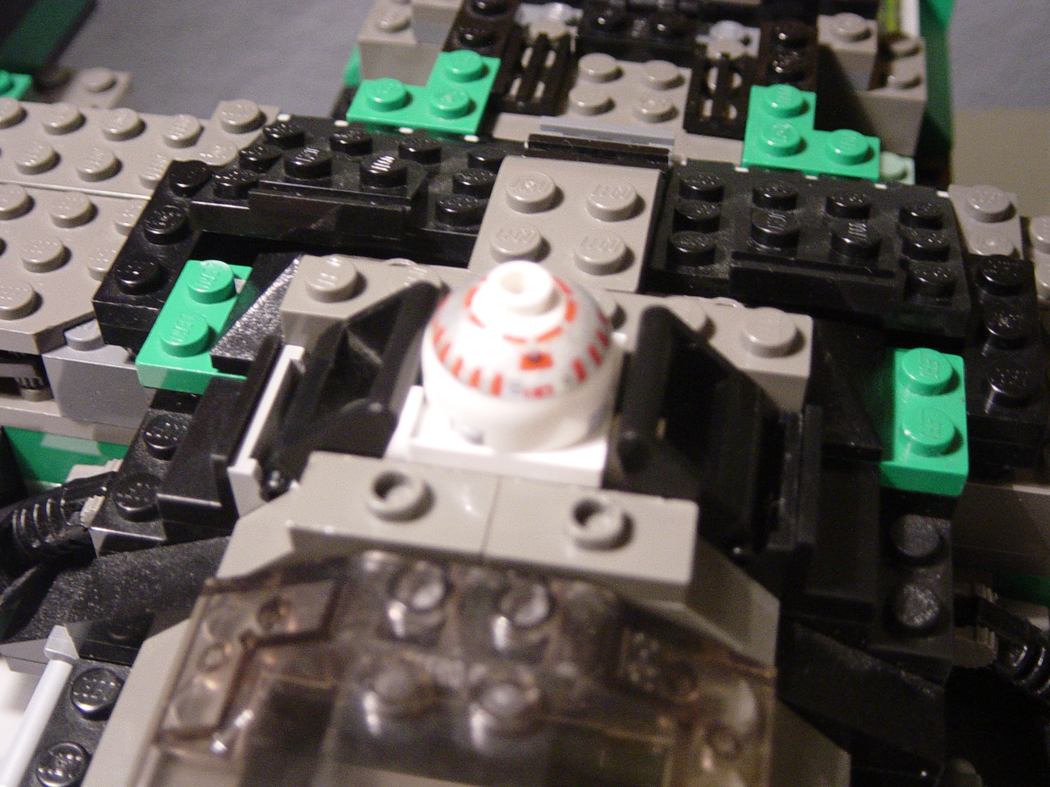 official_guide_to_brick_wars_015.jpg