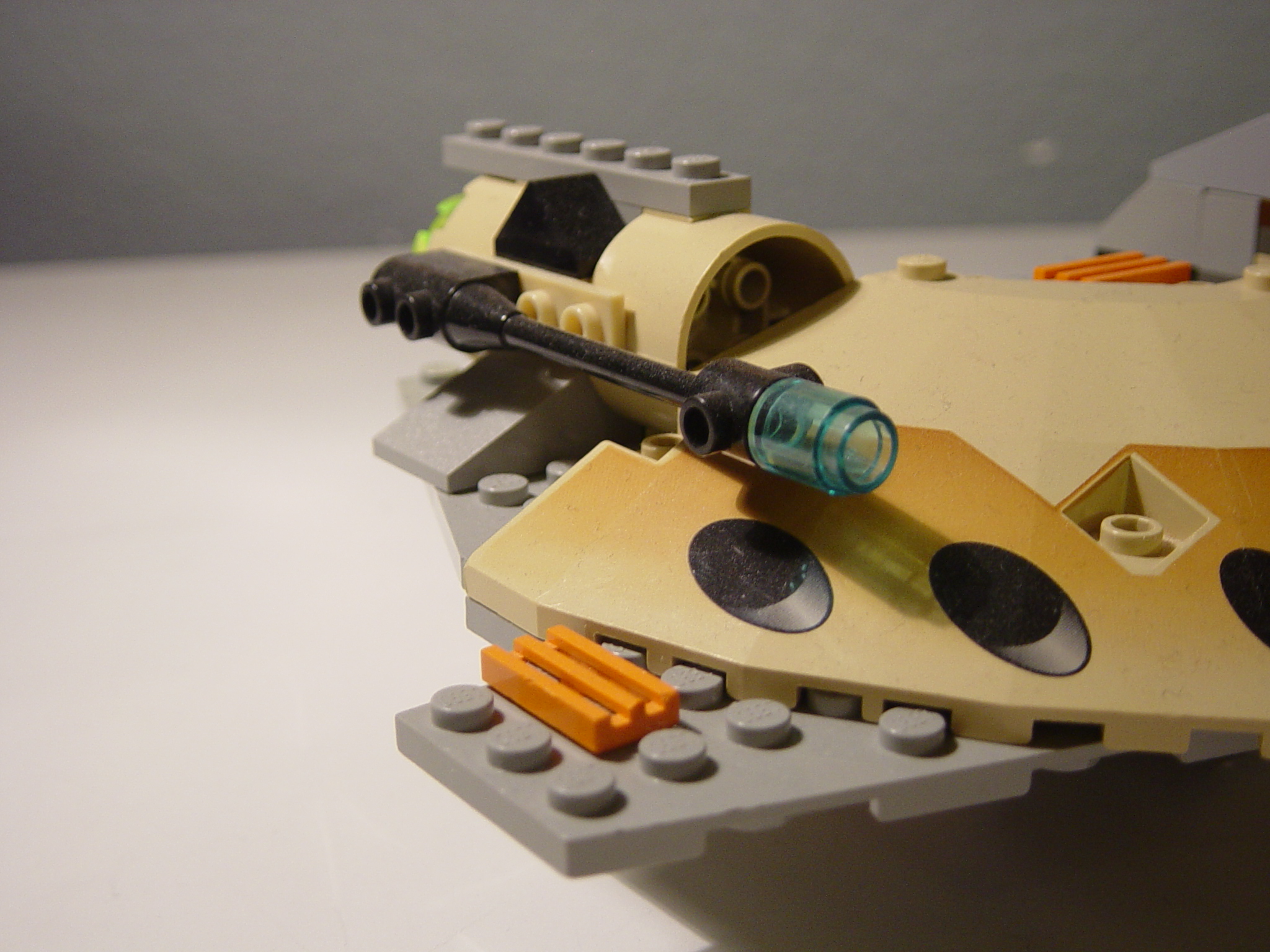 official_guide_to_brick_wars_028.jpg