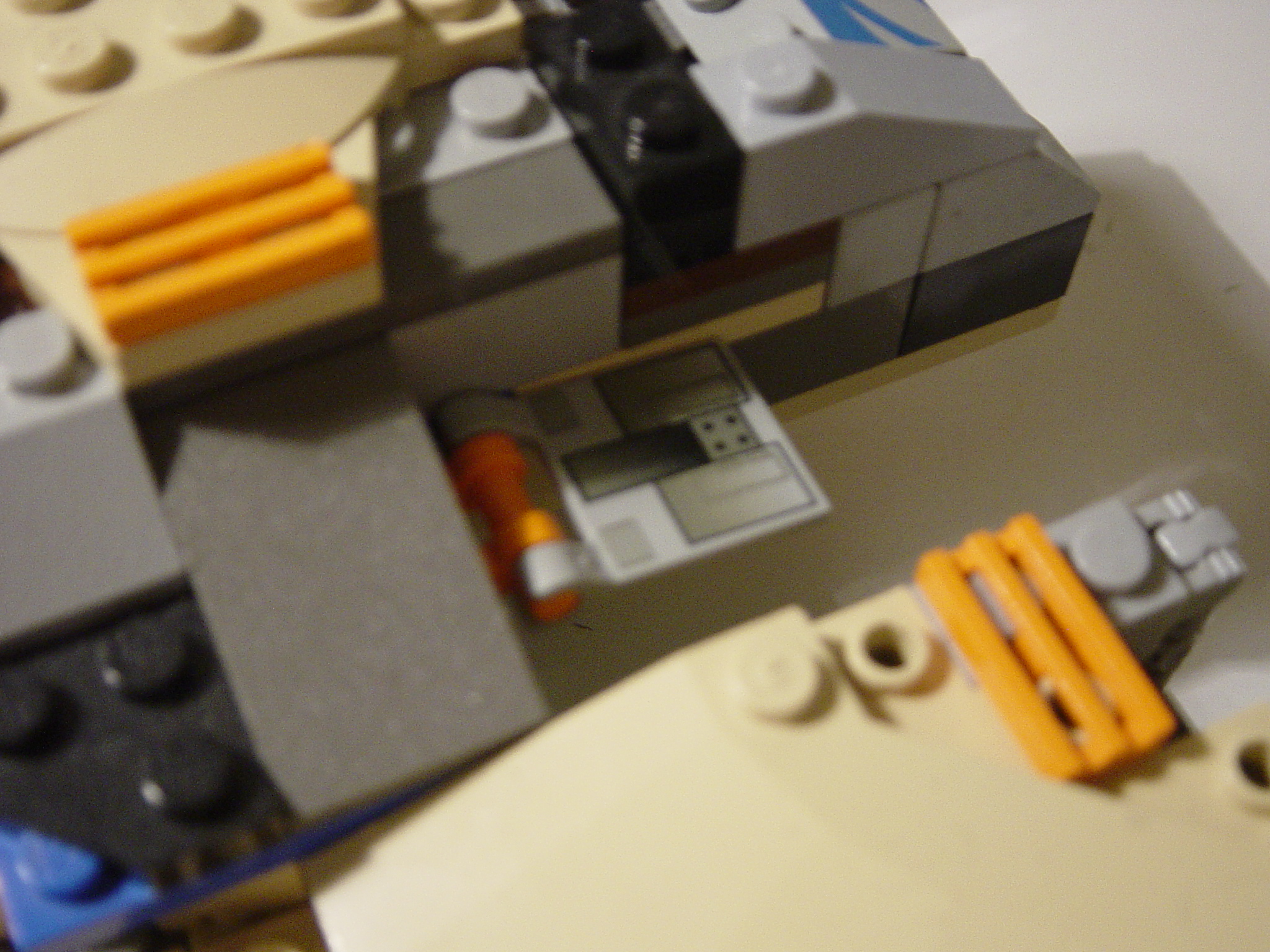 official_guide_to_brick_wars_042.jpg