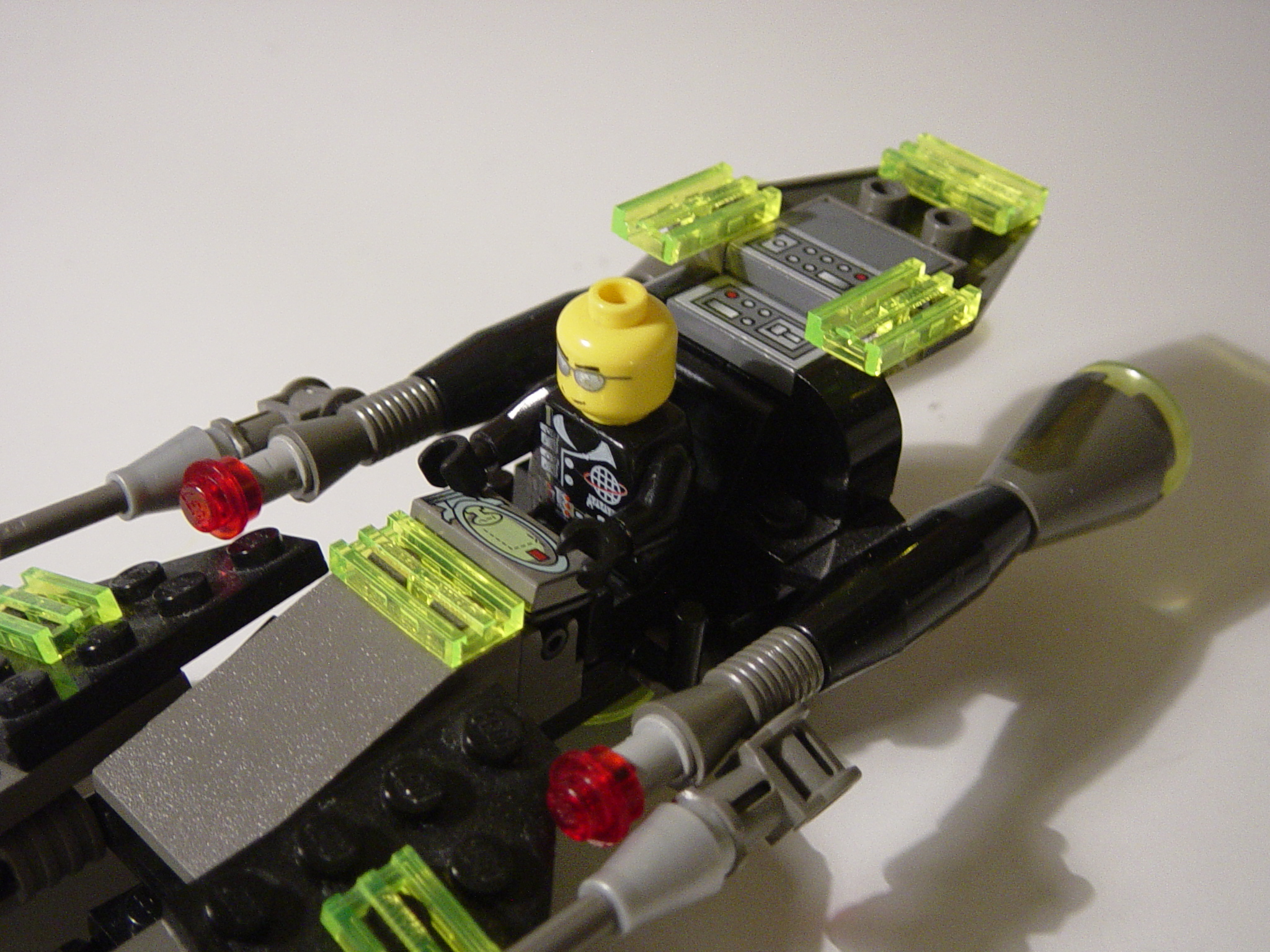 official_guide_to_brick_wars_067.jpg