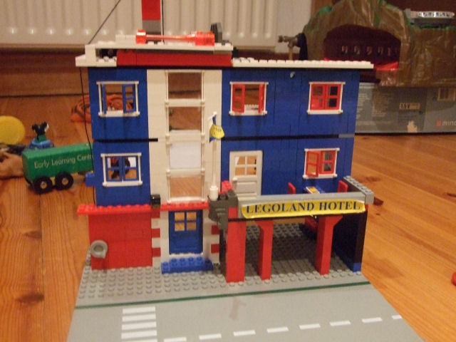 2008_1204legolandhotelbricksh0002.jpg