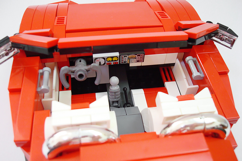 11_interior.jpg