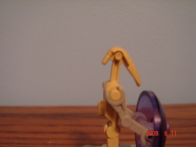 anti-lightsaber_shield_battle_droid_side_view.jpg