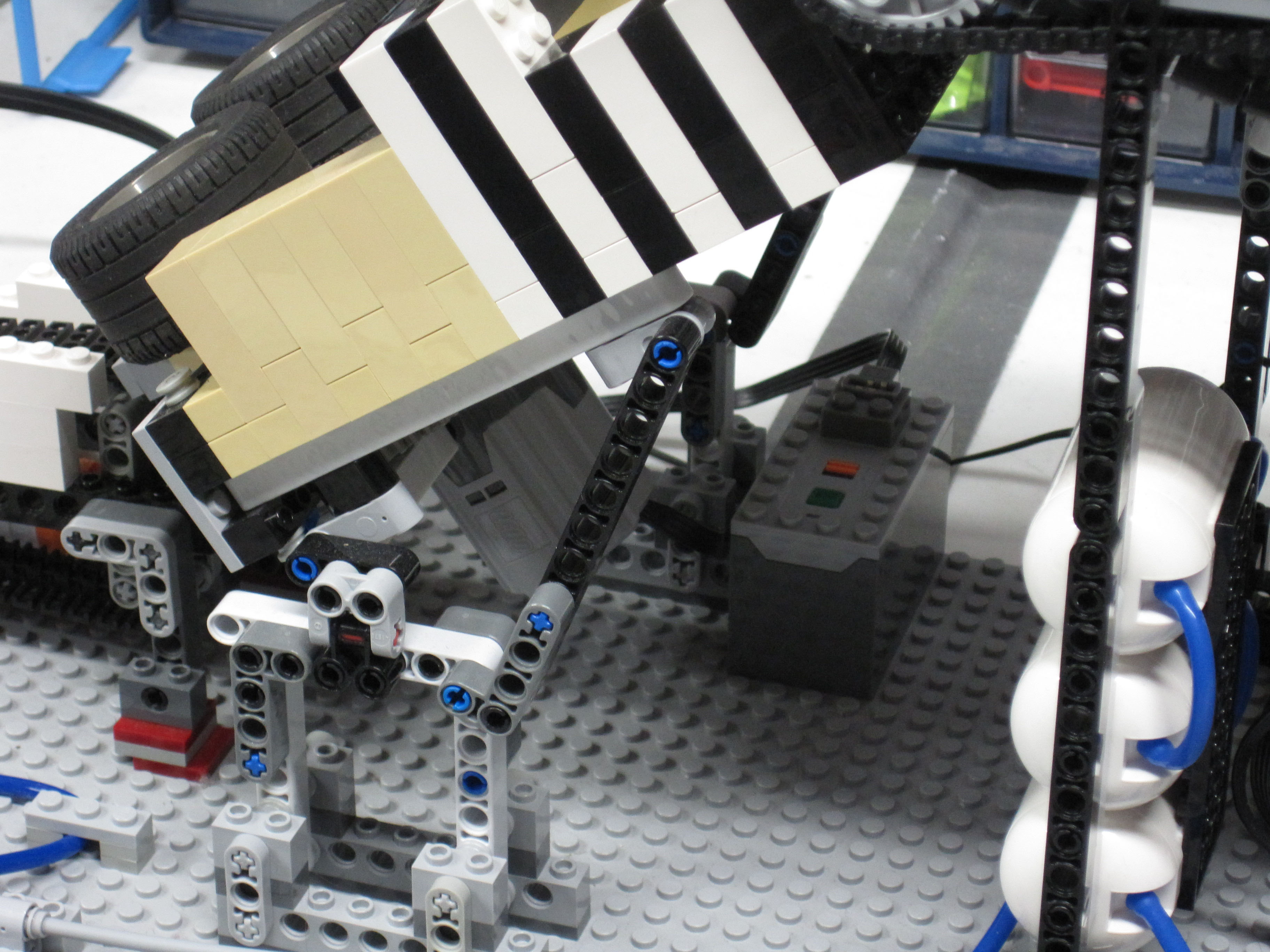bucket_o_bricks_007.jpg