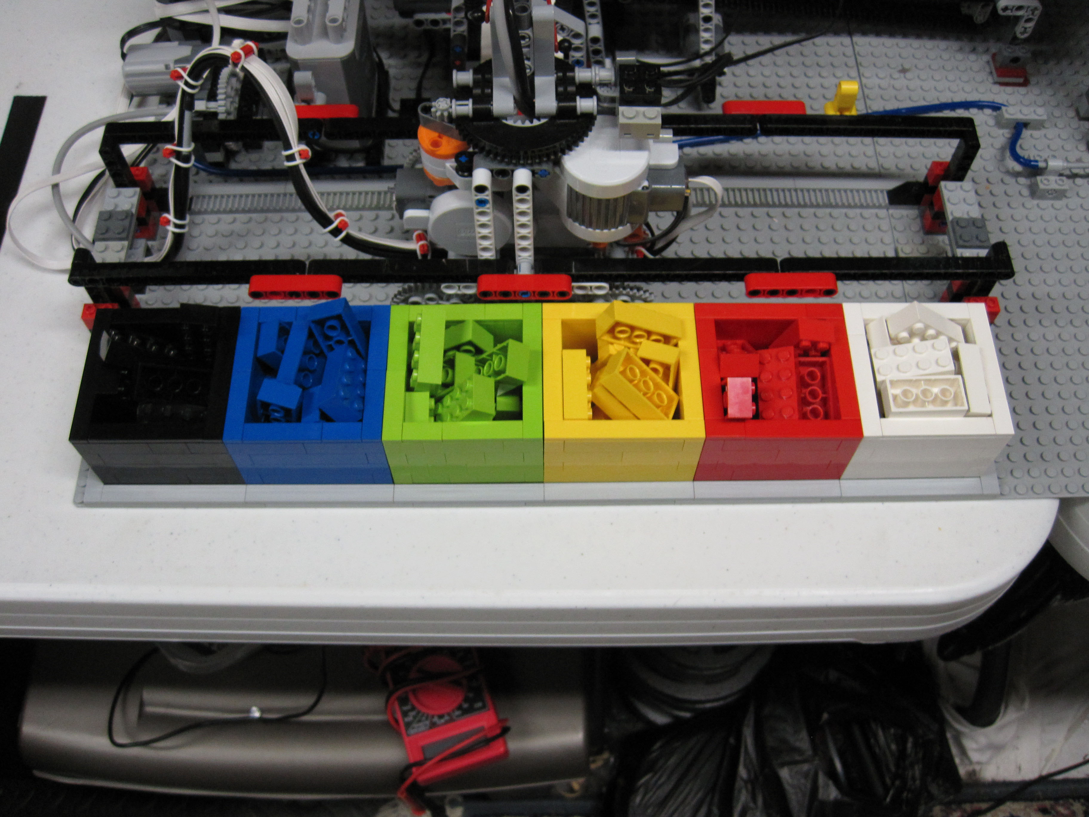 bucket_o_bricks_apart_002.jpg