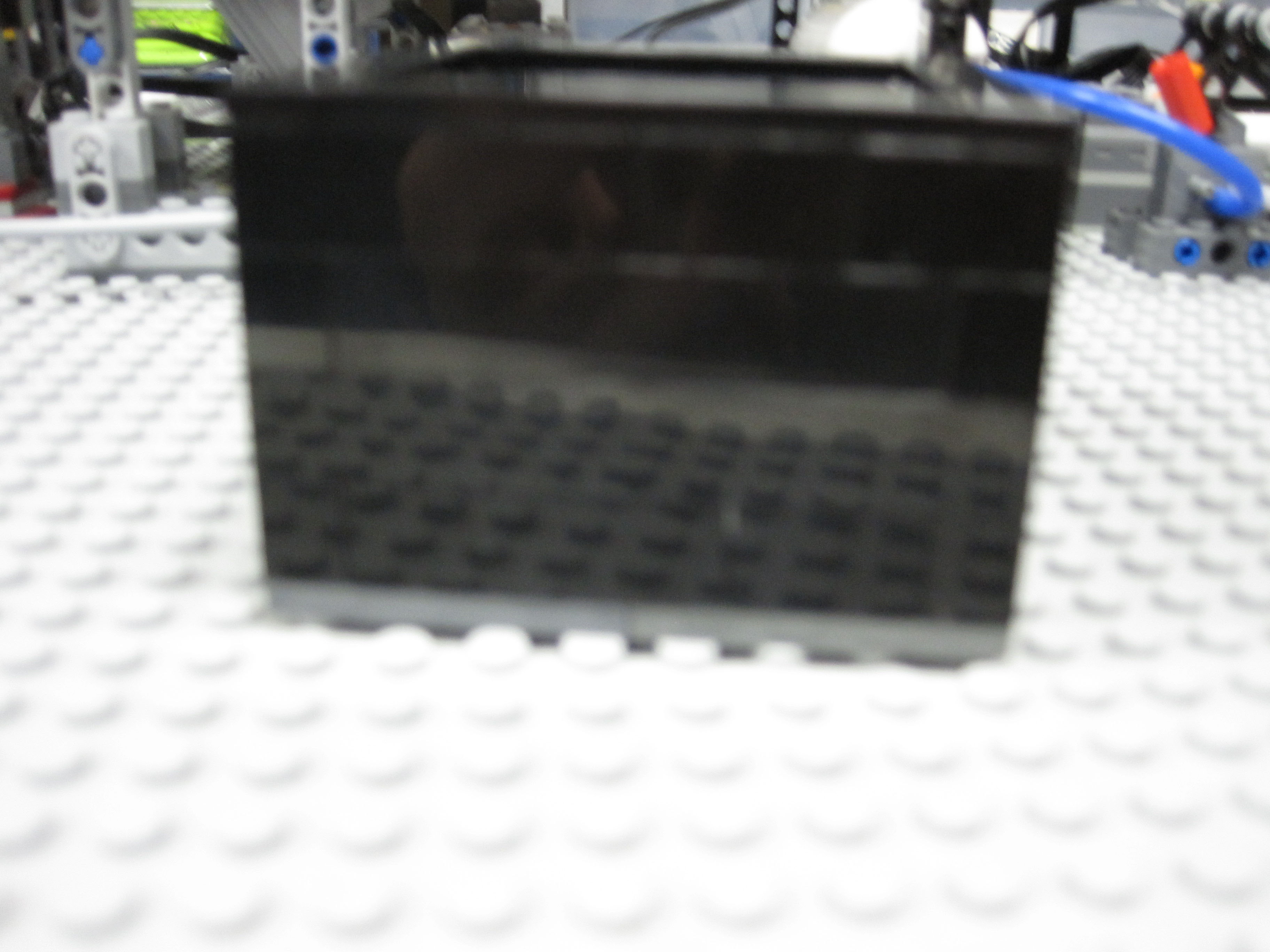 bucket_o_bricks_apart_003.jpg