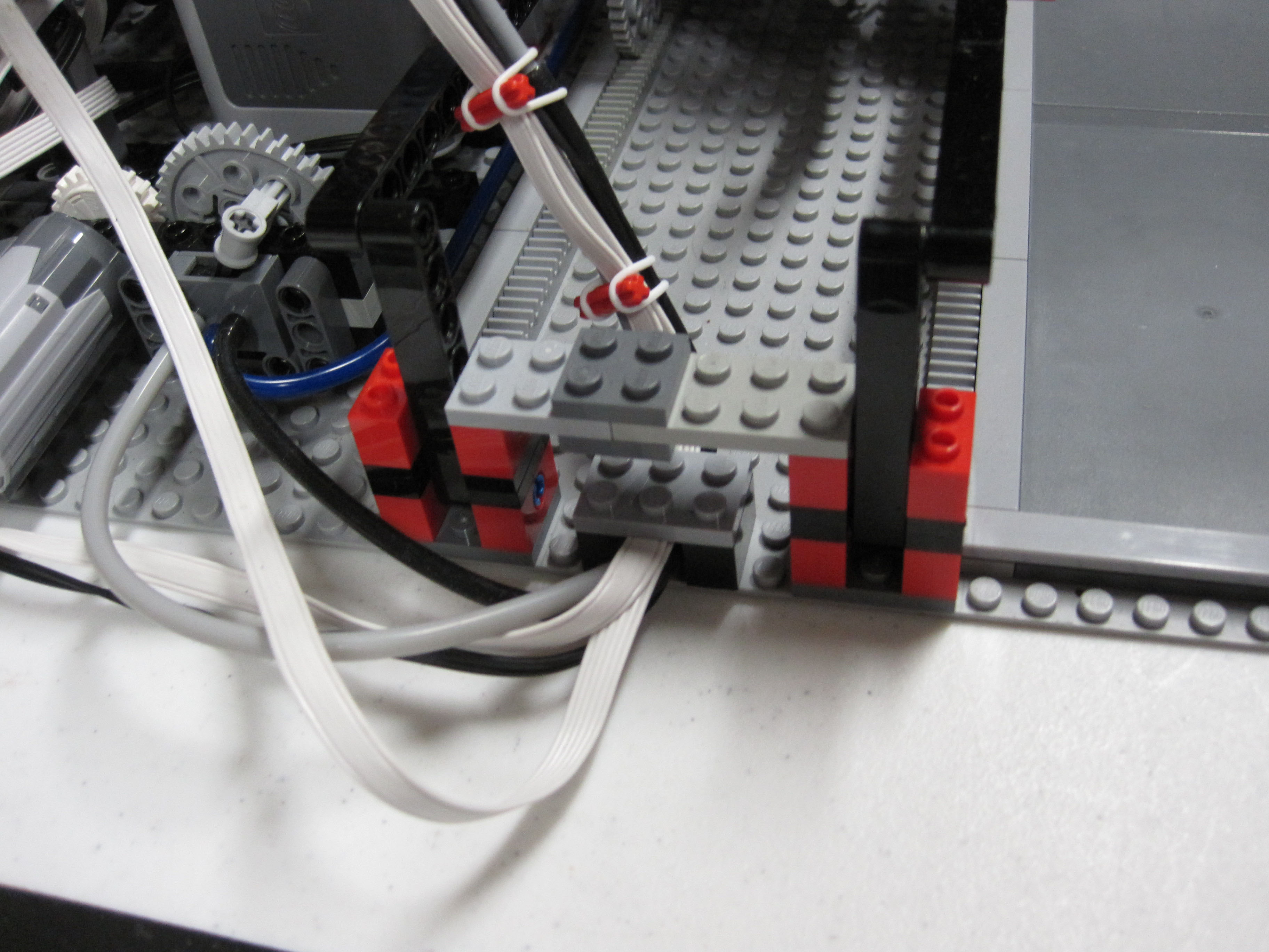 bucket_o_bricks_apart_006.jpg