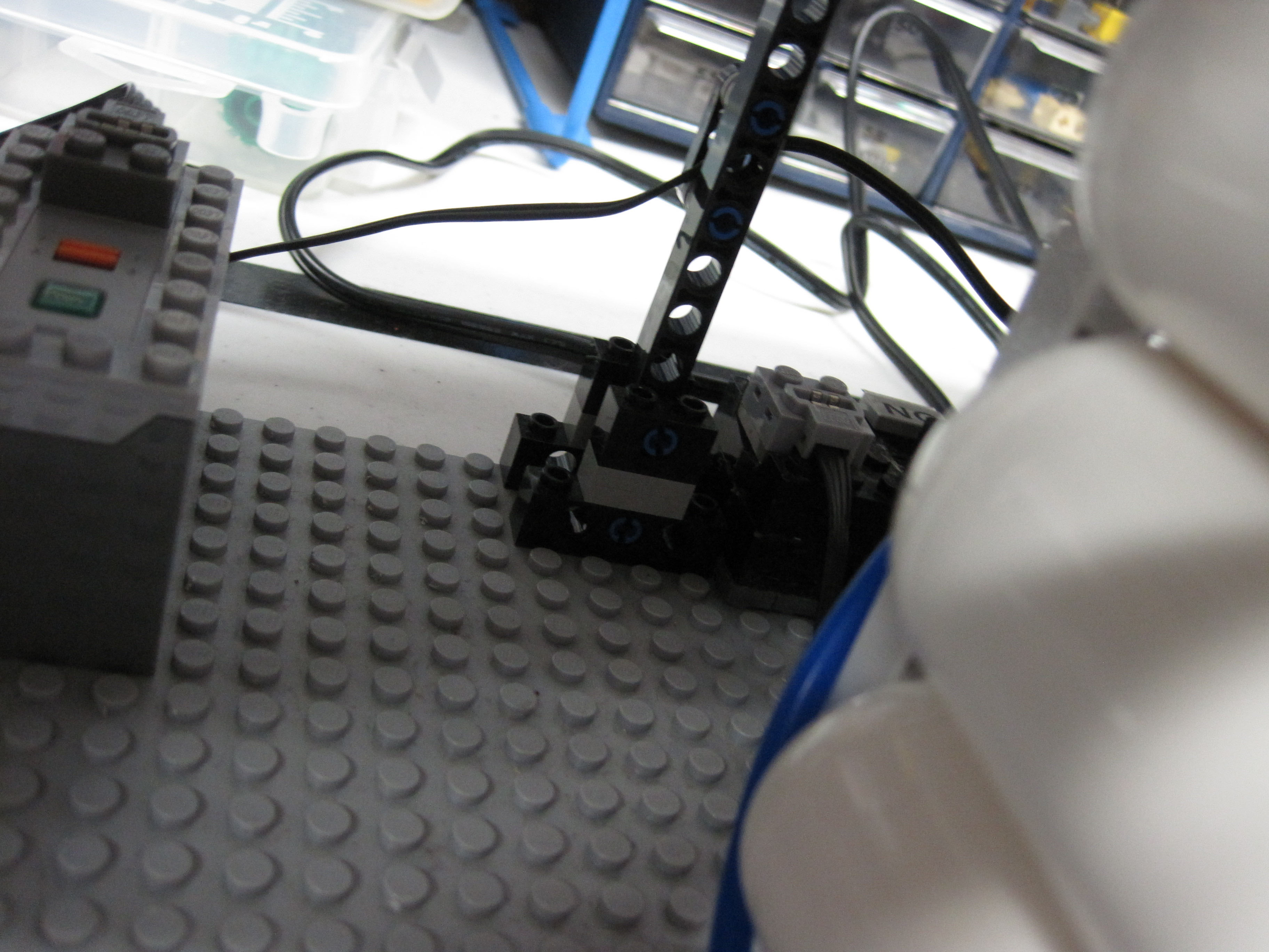 bucket_o_bricks_apart_020.jpg