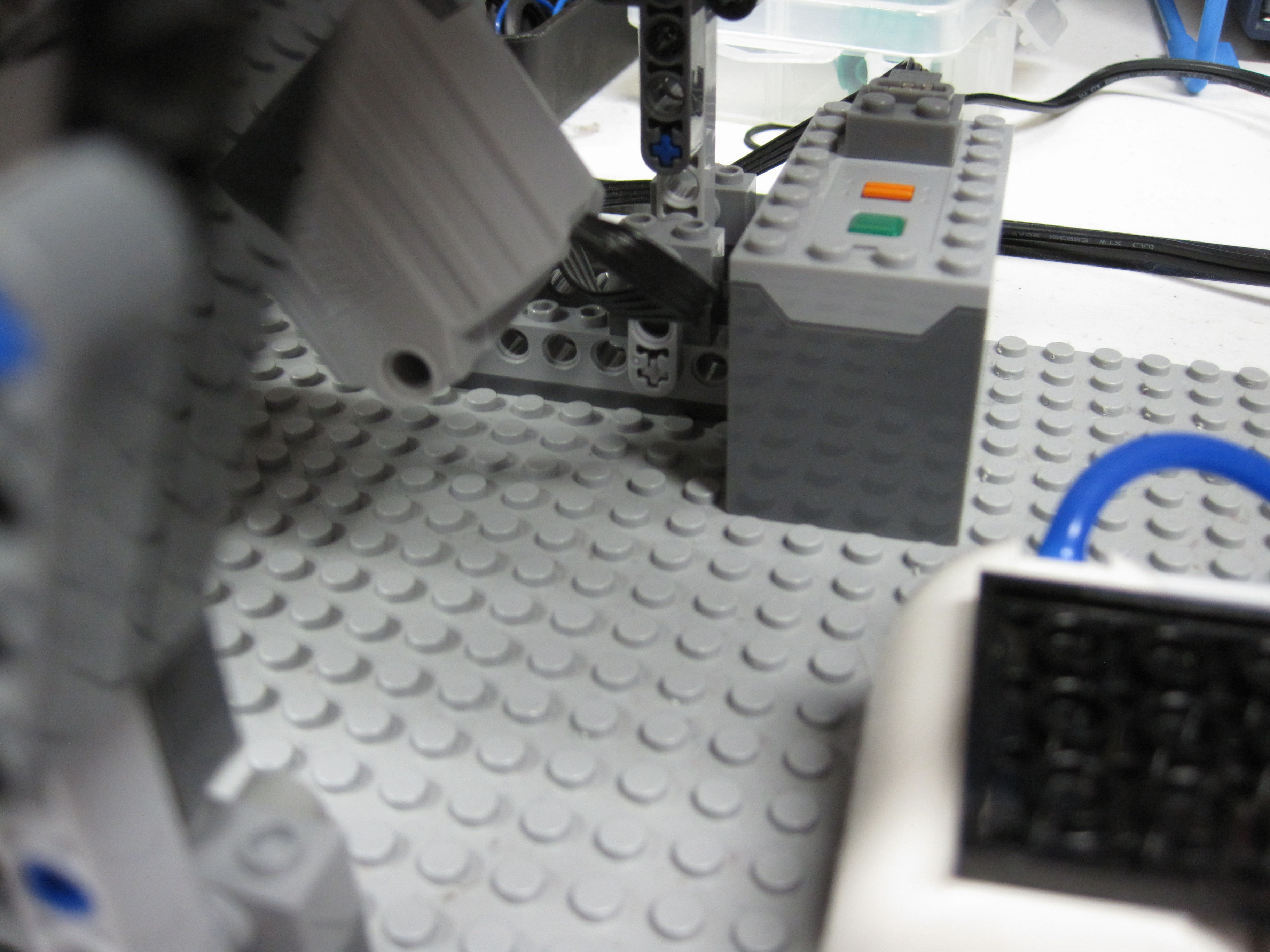 bucket_o_bricks_apart_033.jpg