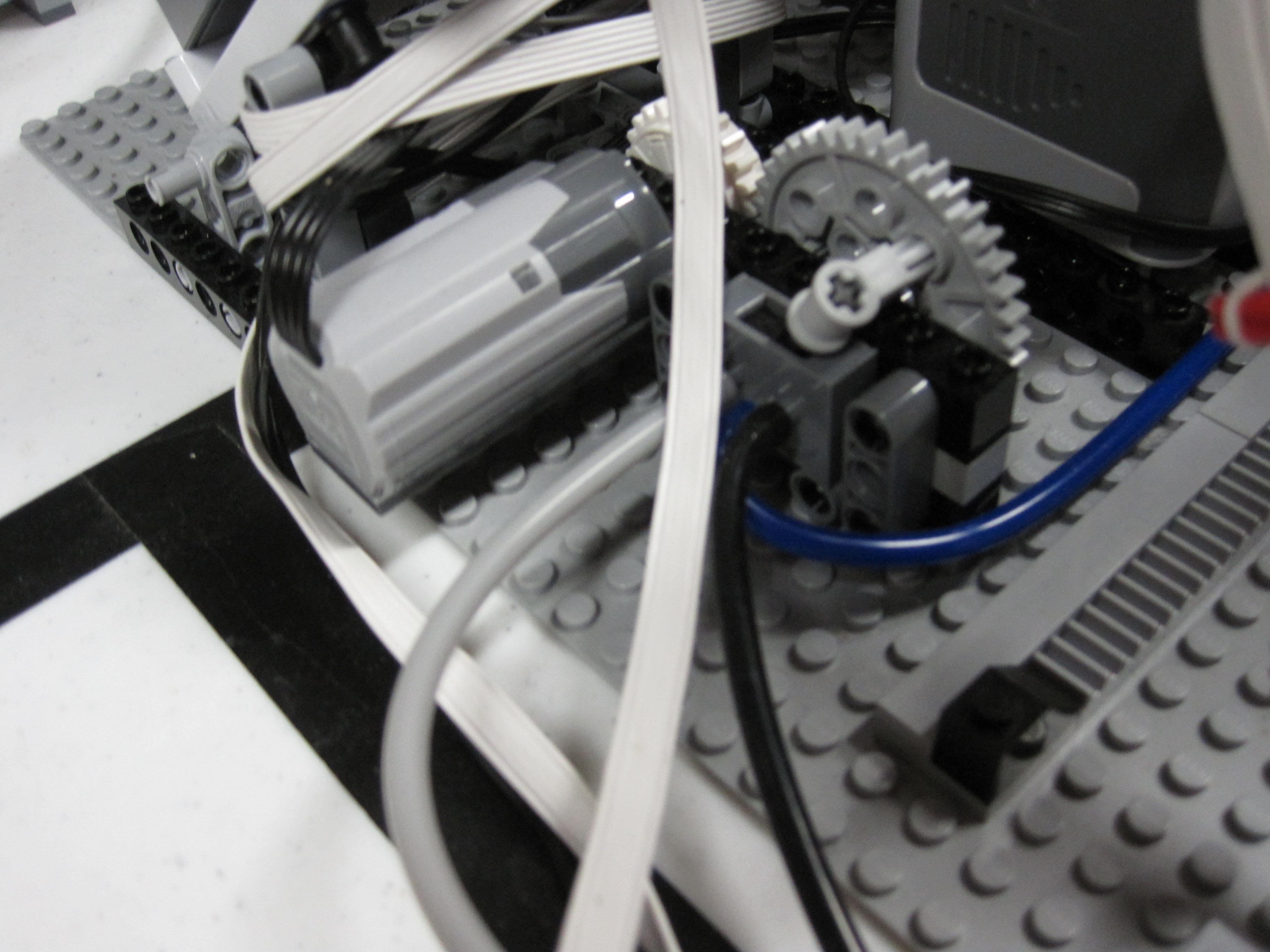 bucket_o_bricks_apart_045.jpg